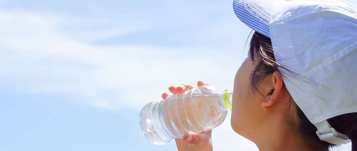 【人事総務部通信】夏の暑さに負けない!職場の「熱中症対策」と現場を救うセーフティネット